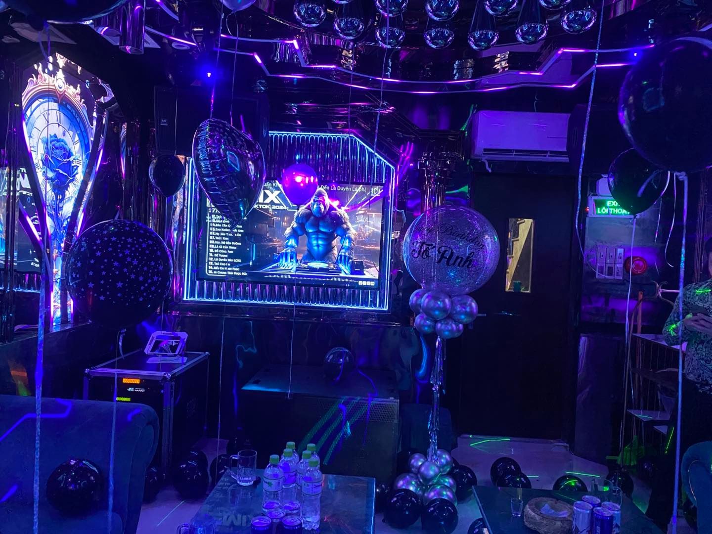 Karaoke X8 KTV - 2 Đinh Thị Hòa