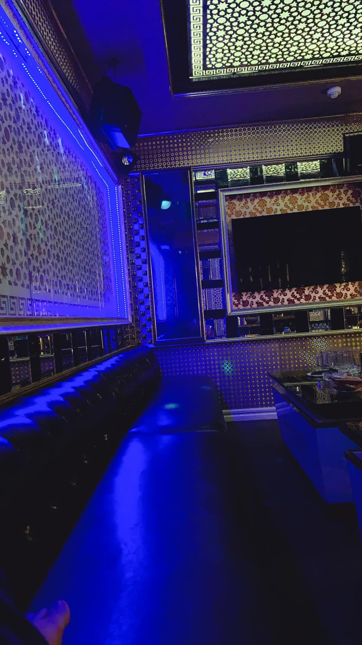 Karaoke Thanh Hằng - Ngõ 135 Đội Cấn