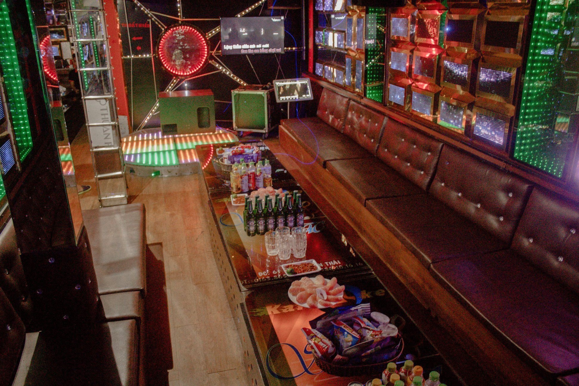 Karaoke Suối Nhạc - 61 Hoàng Văn Thái