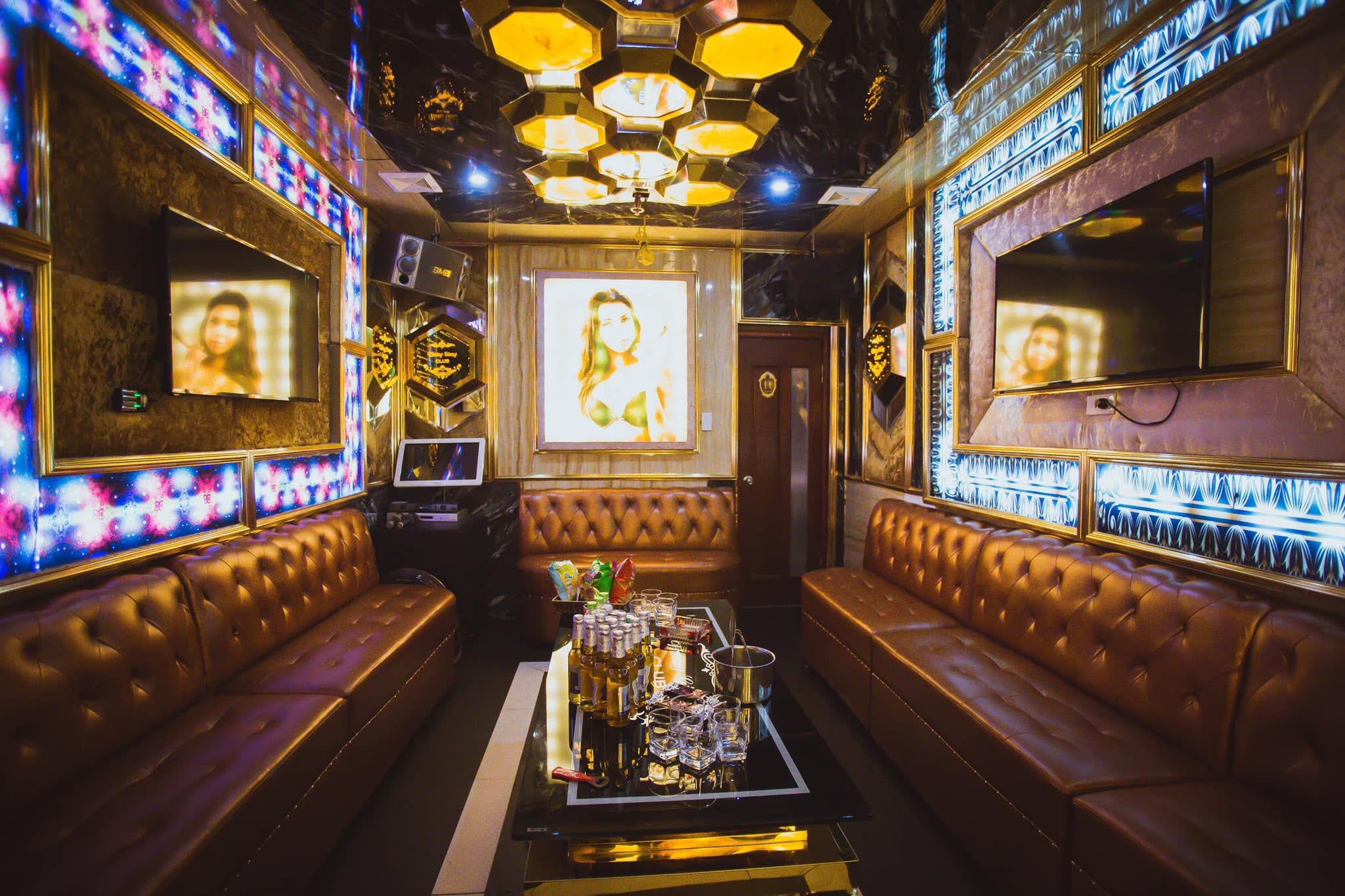 Karaoke Hương Giang Club - 79 Thái Thịnh