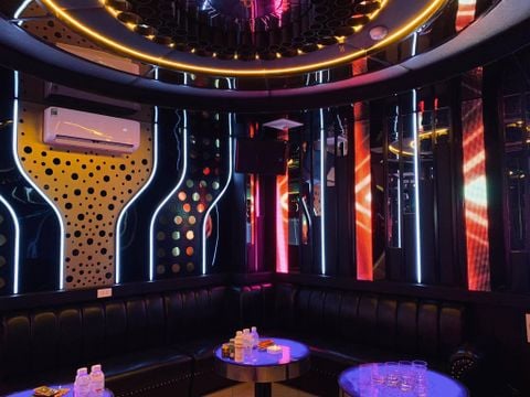 Karaoke 69 - 69 Vũ Tông Phan