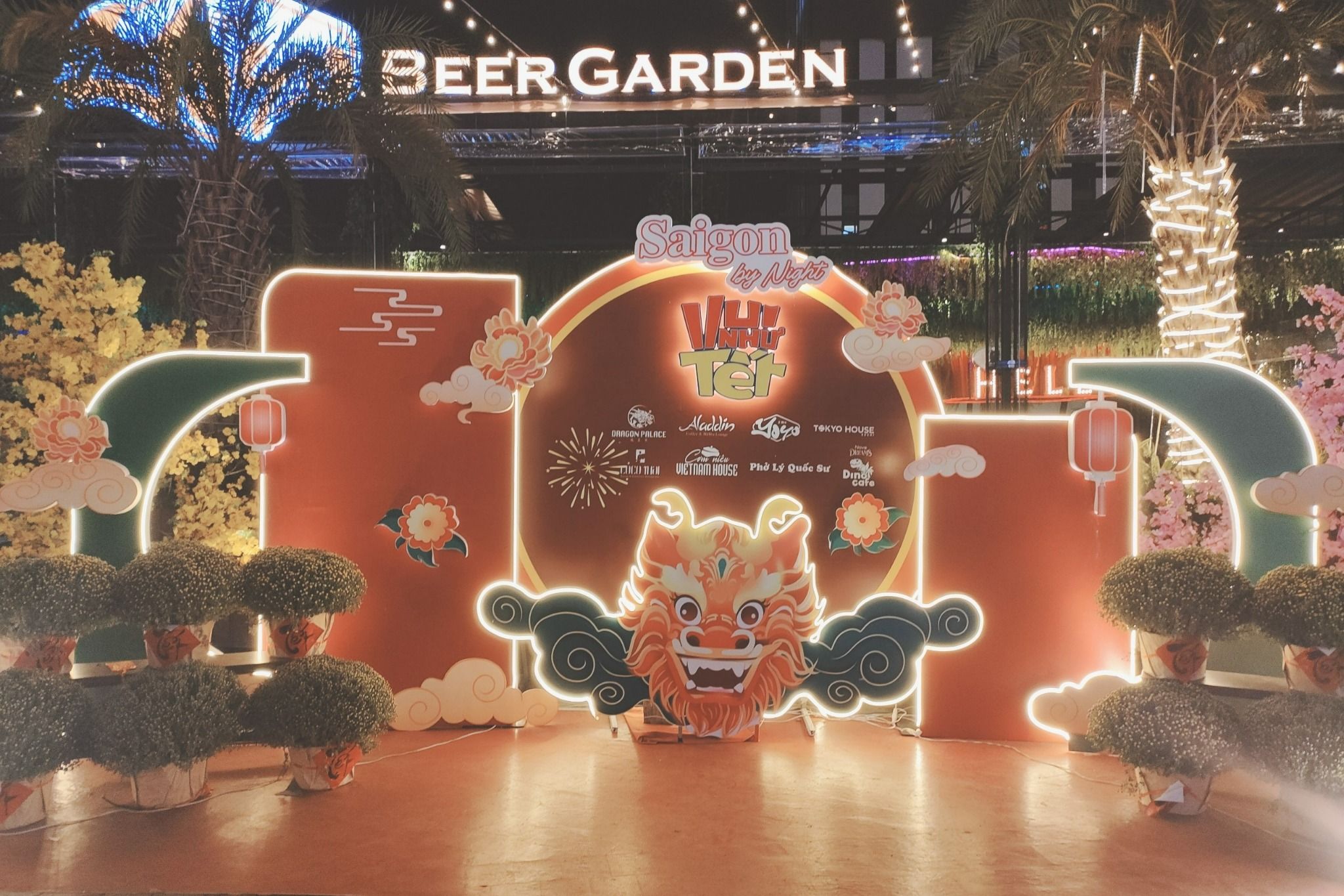 YOYO Beer Garden - 2Bis Nguyễn Thị Minh Khai