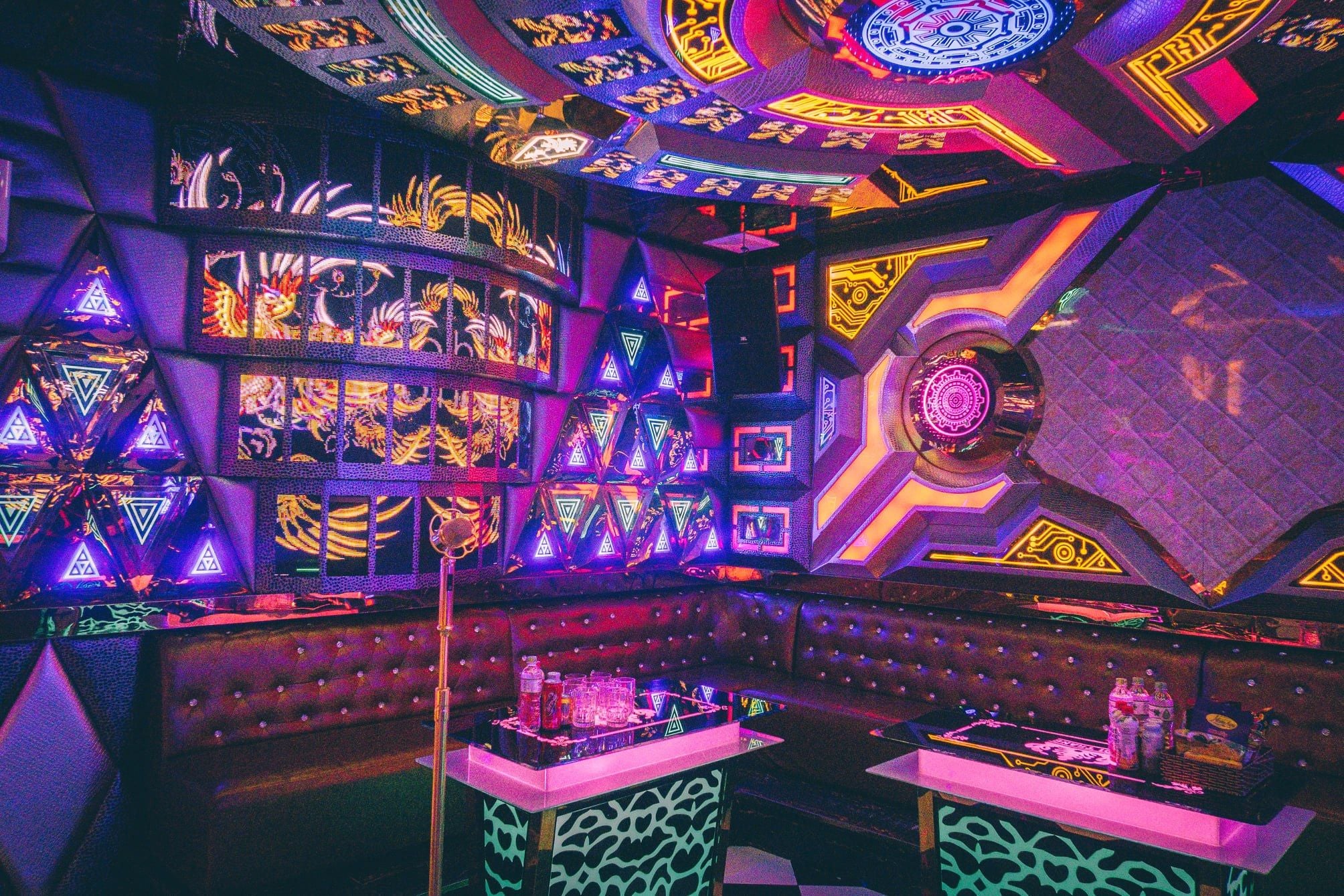 Karaoke Lợi Trang 2 - 32 Nguyễn Văn Trỗi