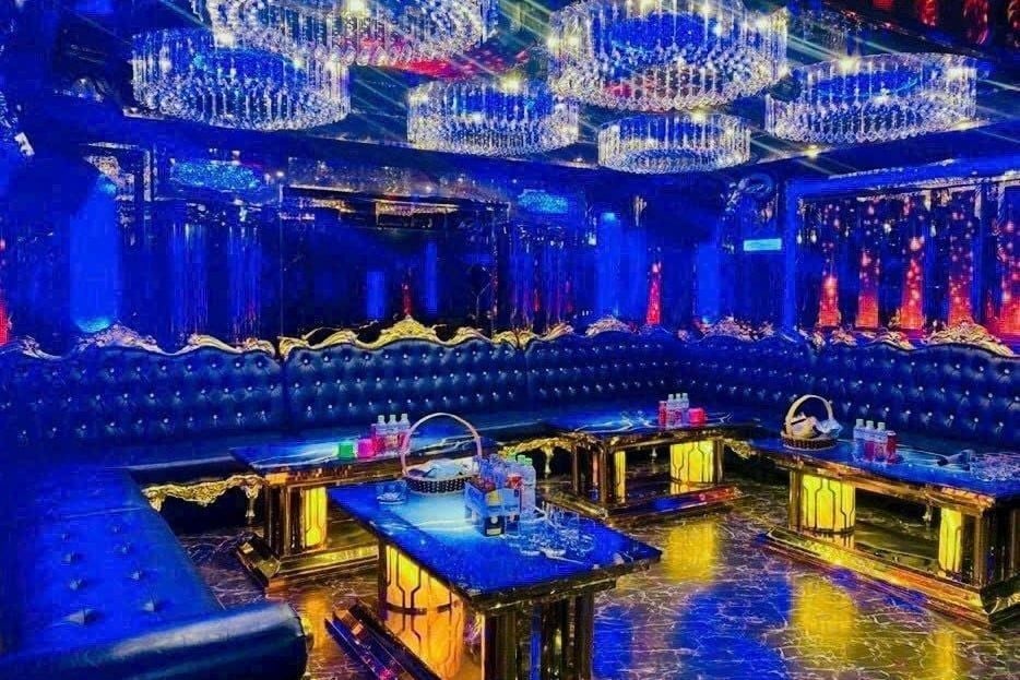 Karaoke London - 20 Lê Trọng Tấn