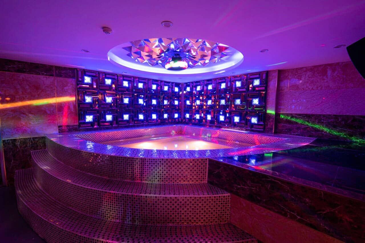 Karaoke Luxury - 11 Hàng Bột