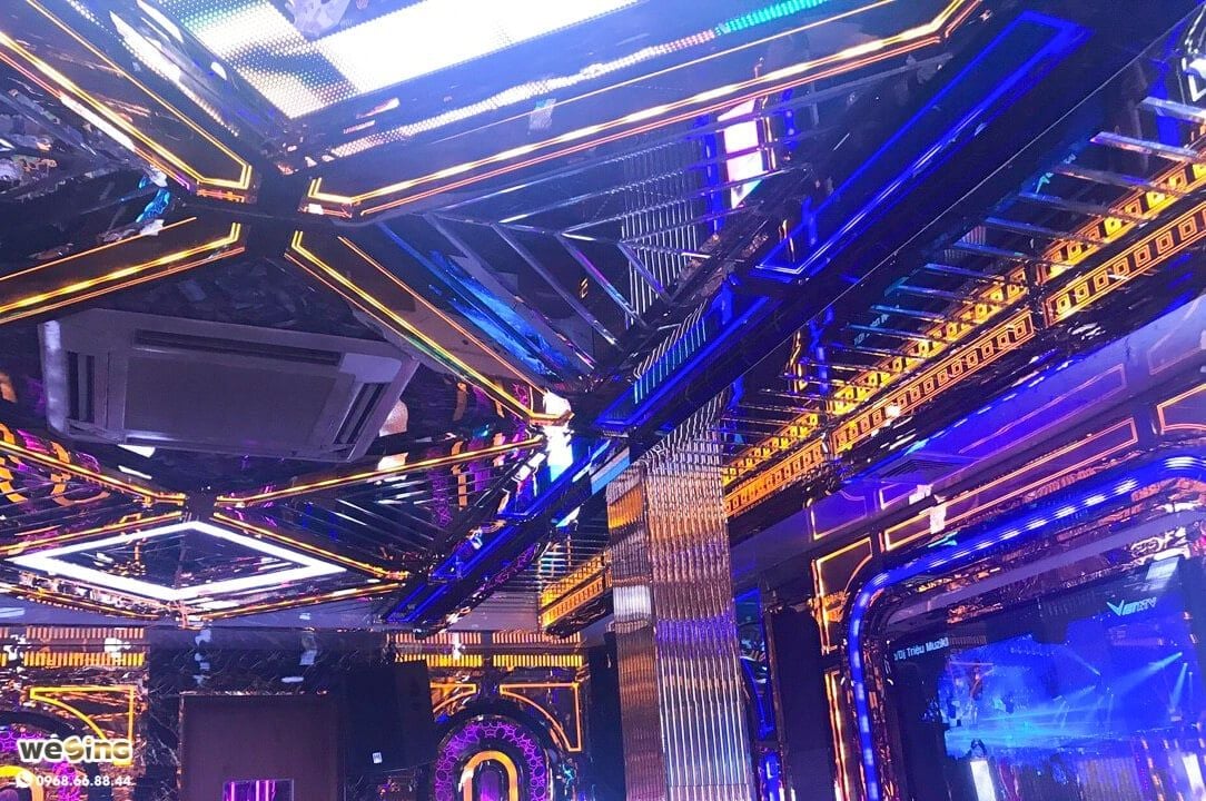 Hi End - 11 Hàng Bột