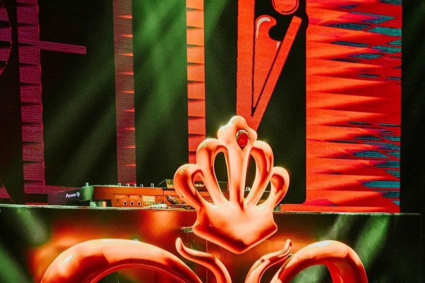 Pretty Lounge - 27 Hòa Mã