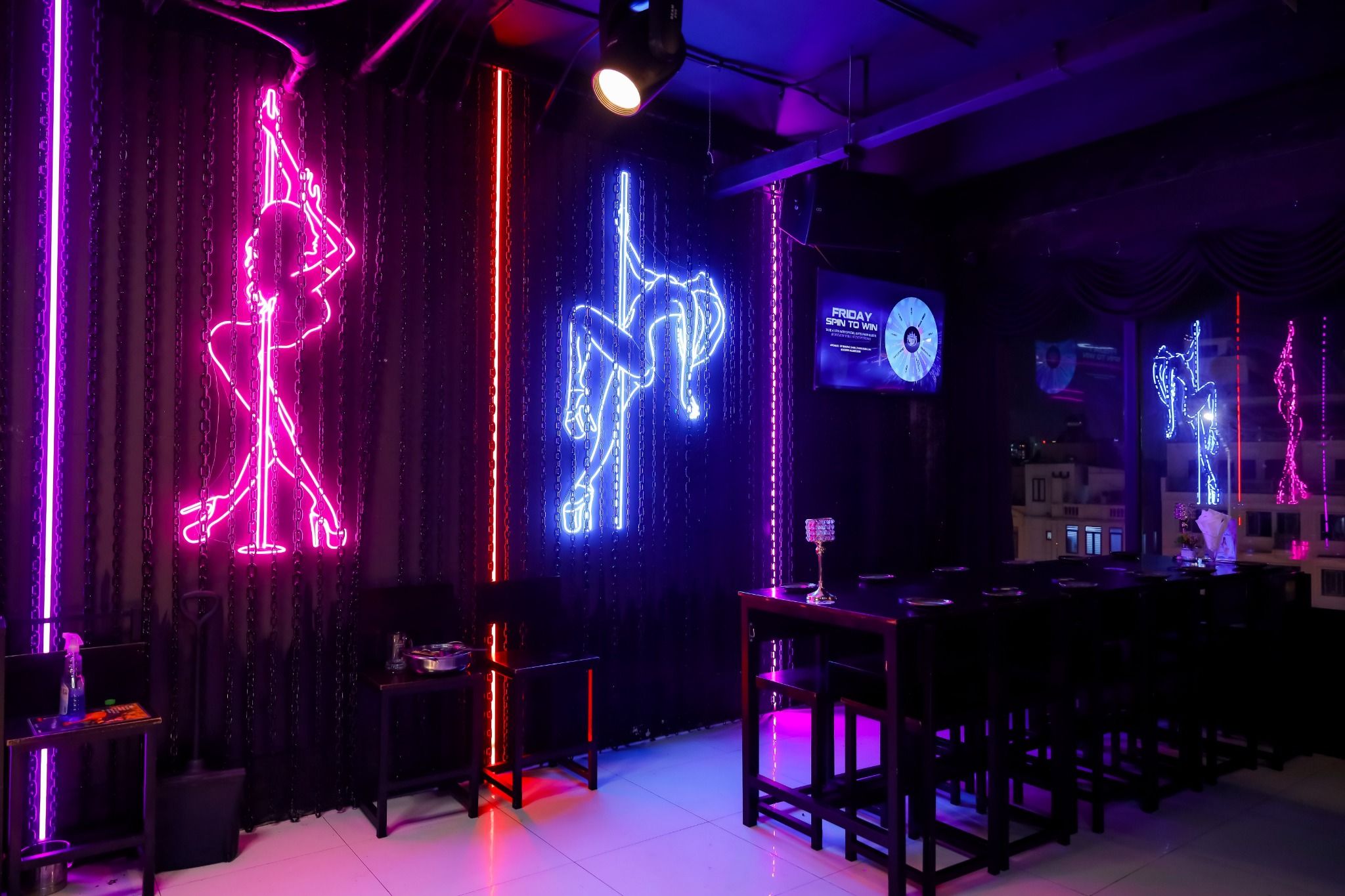 TOXIC BEER & LOUNGE - 181 Trường Chinh