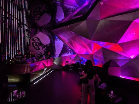 T - Club - 164 Hoàng Hoa Thám