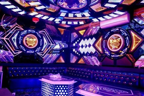 Karaoke Max - 273 Mai Thúc Loan