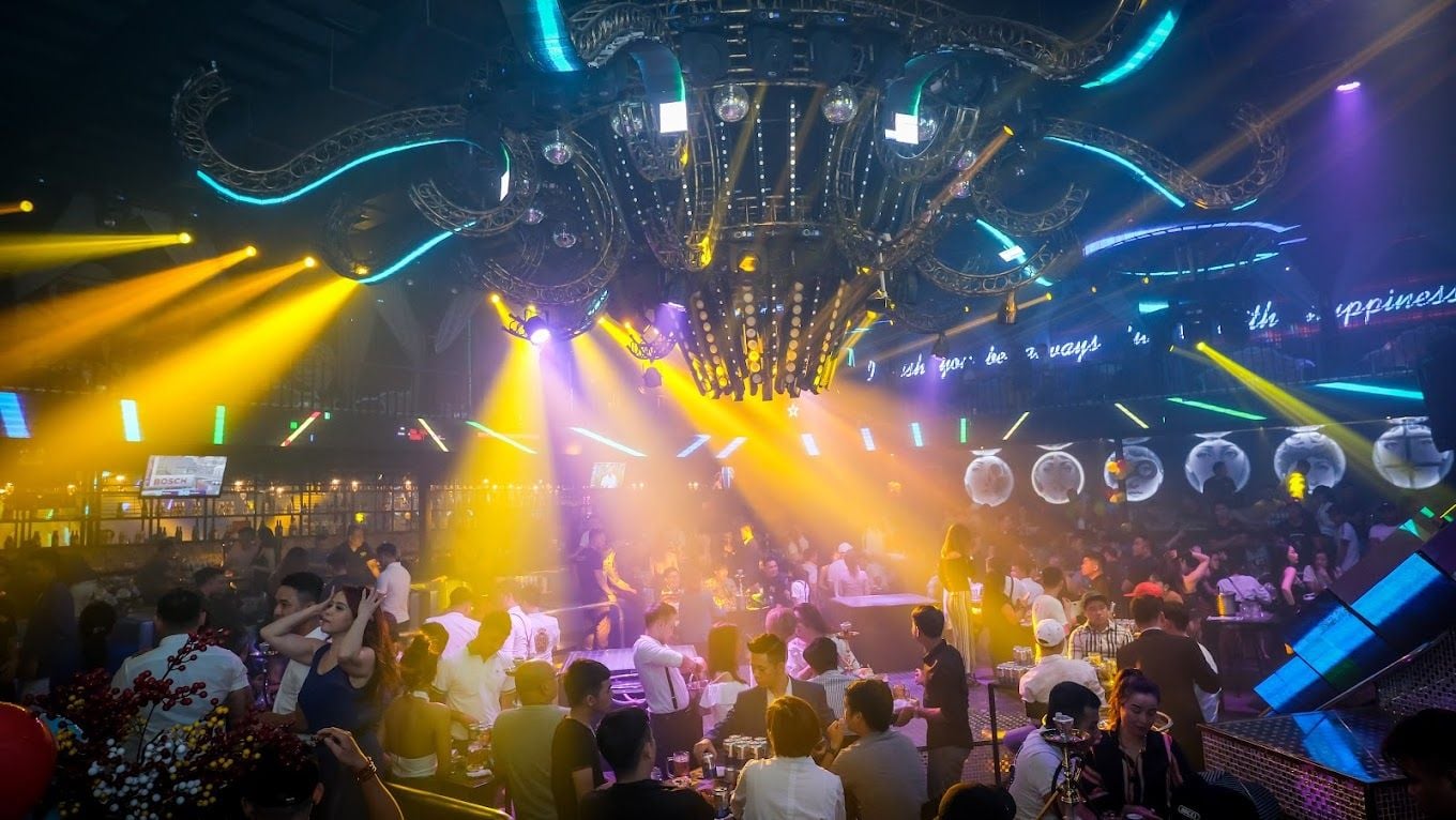 BJS Beer Garden - 175B Cao Thắng