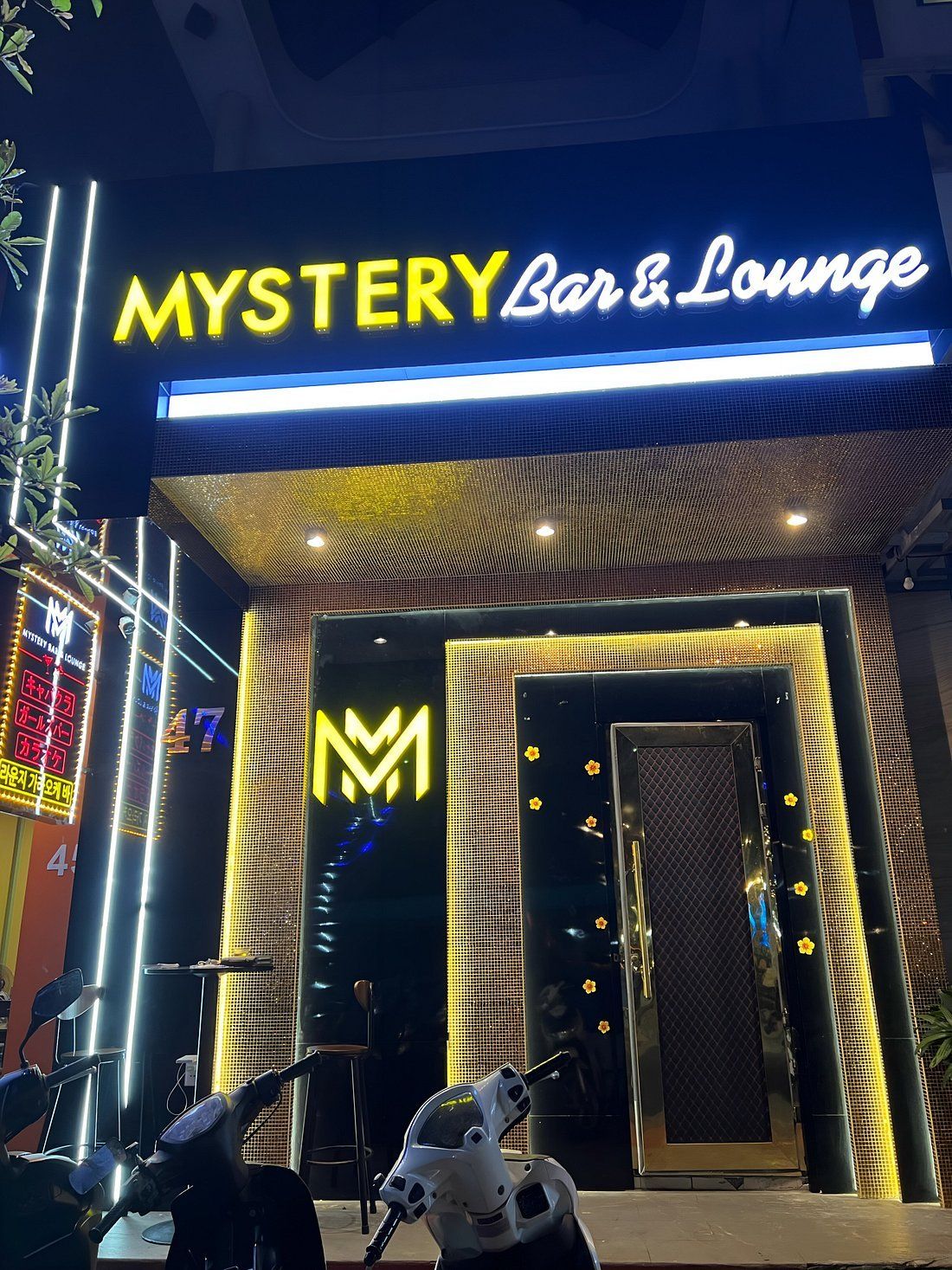 Mystery Bar & Lounge - 47 Dương Đình Nghệ