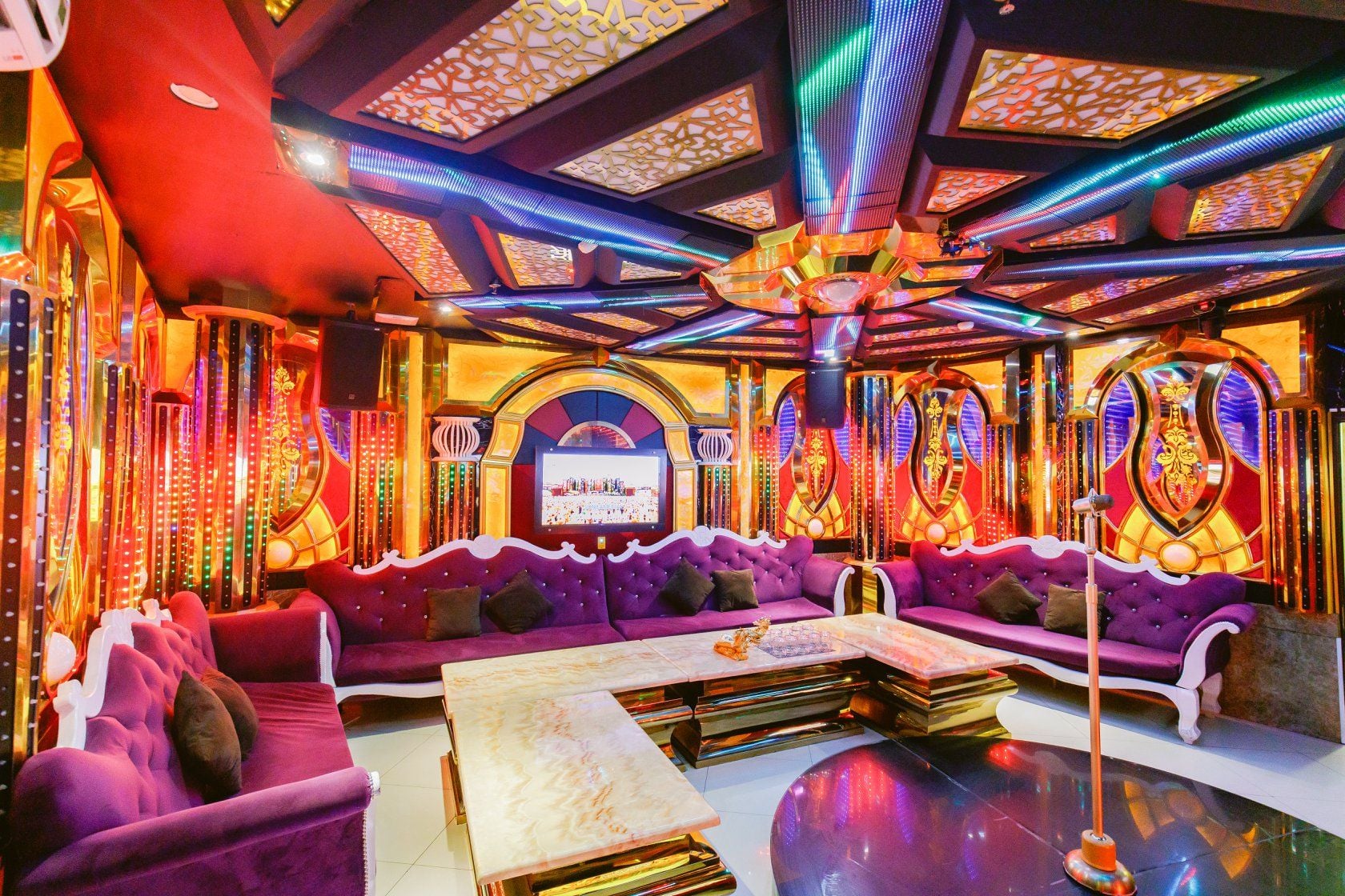 Karaoke Suối Mơ - 148 Nguyễn Ảnh Thủ