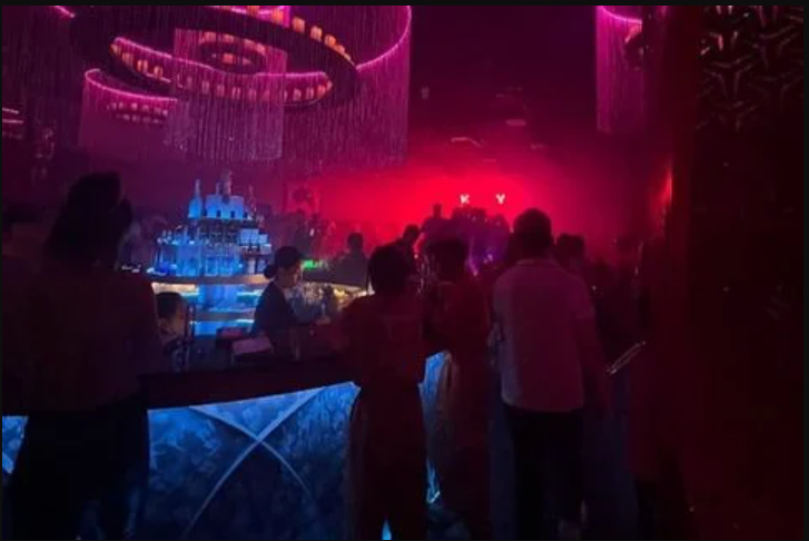 ĐẸP Lounge - 201 Nguyễn Tuân