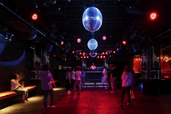 Bestie B Lounge - 128 Nguyễn Trãi