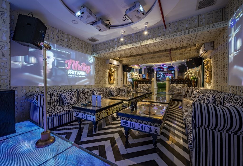 Karaoke Icool - 31 Bình Phú