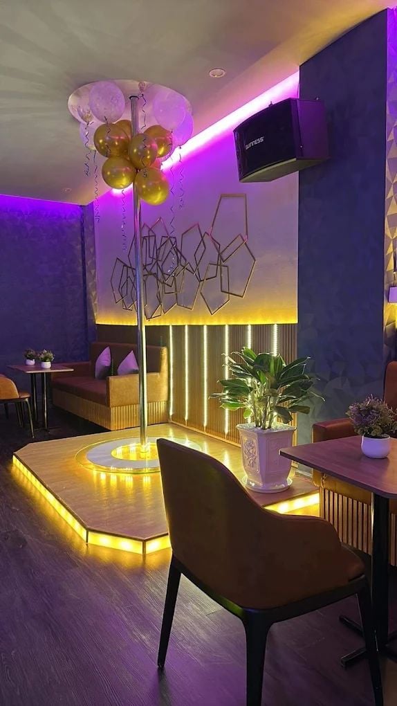 T&V Lounge - 203 Dương Đình Nghệ