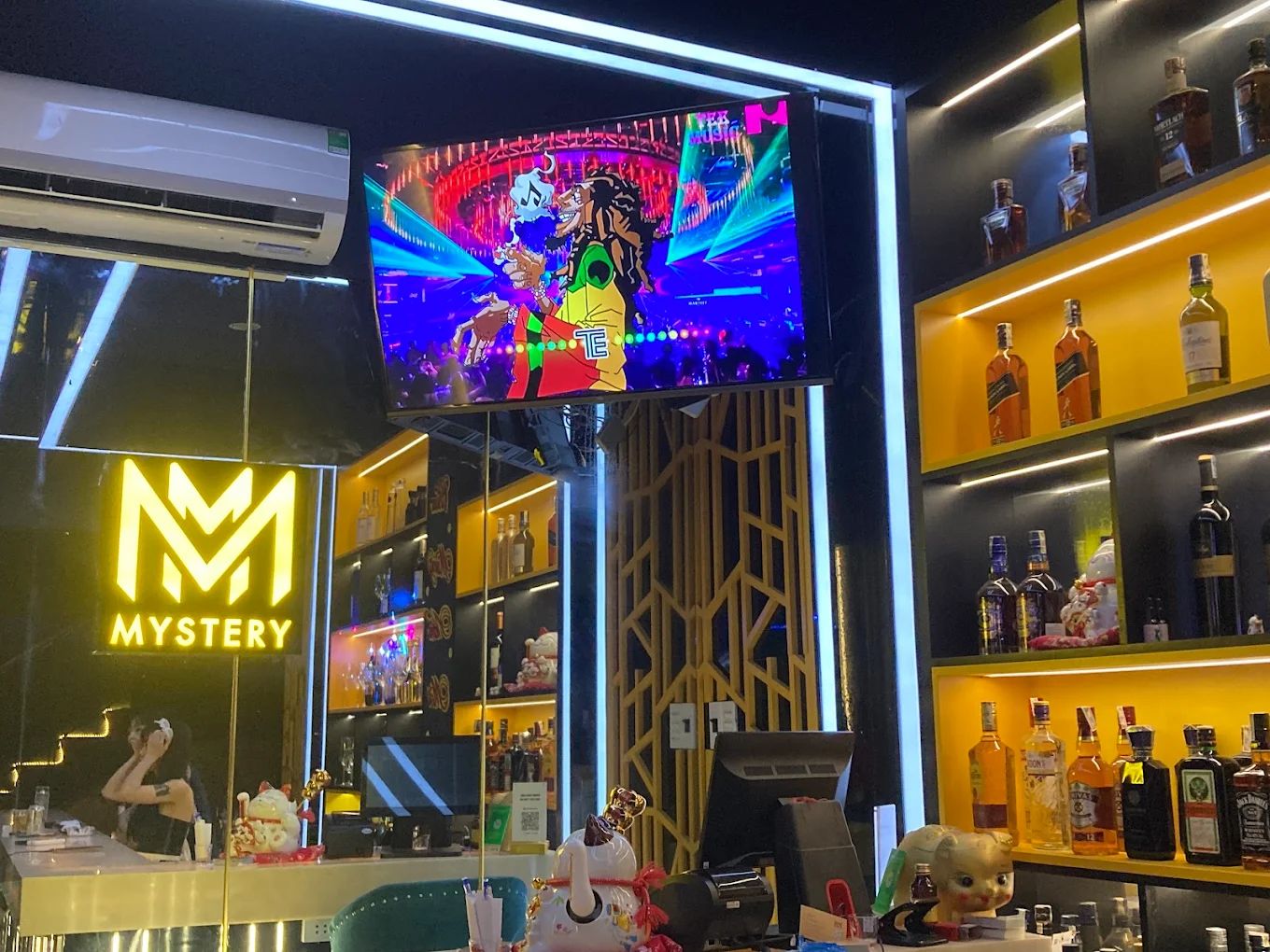 Mystery Bar & Lounge - 138 Dương Đình Nghệ