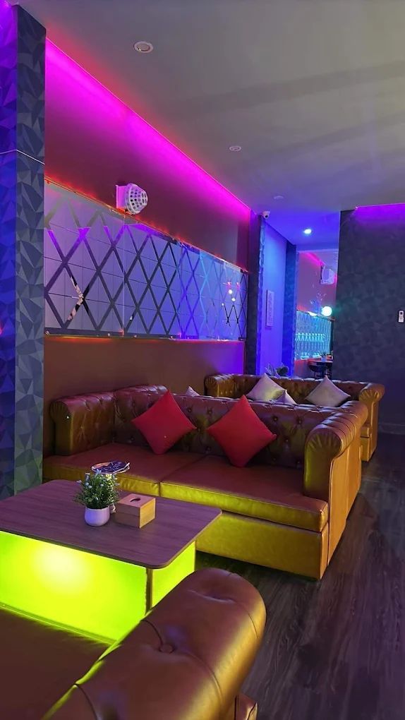 T&V Lounge - 203 Dương Đình Nghệ