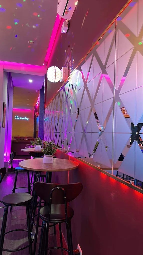 T&V Lounge - 203 Dương Đình Nghệ