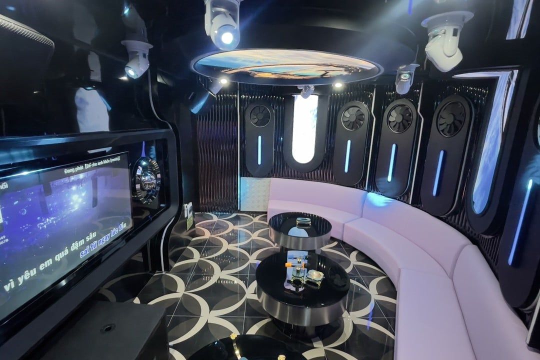 Karaoke Royal Club - 26 Nhổn