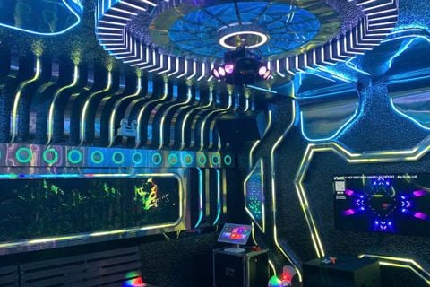 Karaoke Max Bar - 22 Hậu Dưỡng