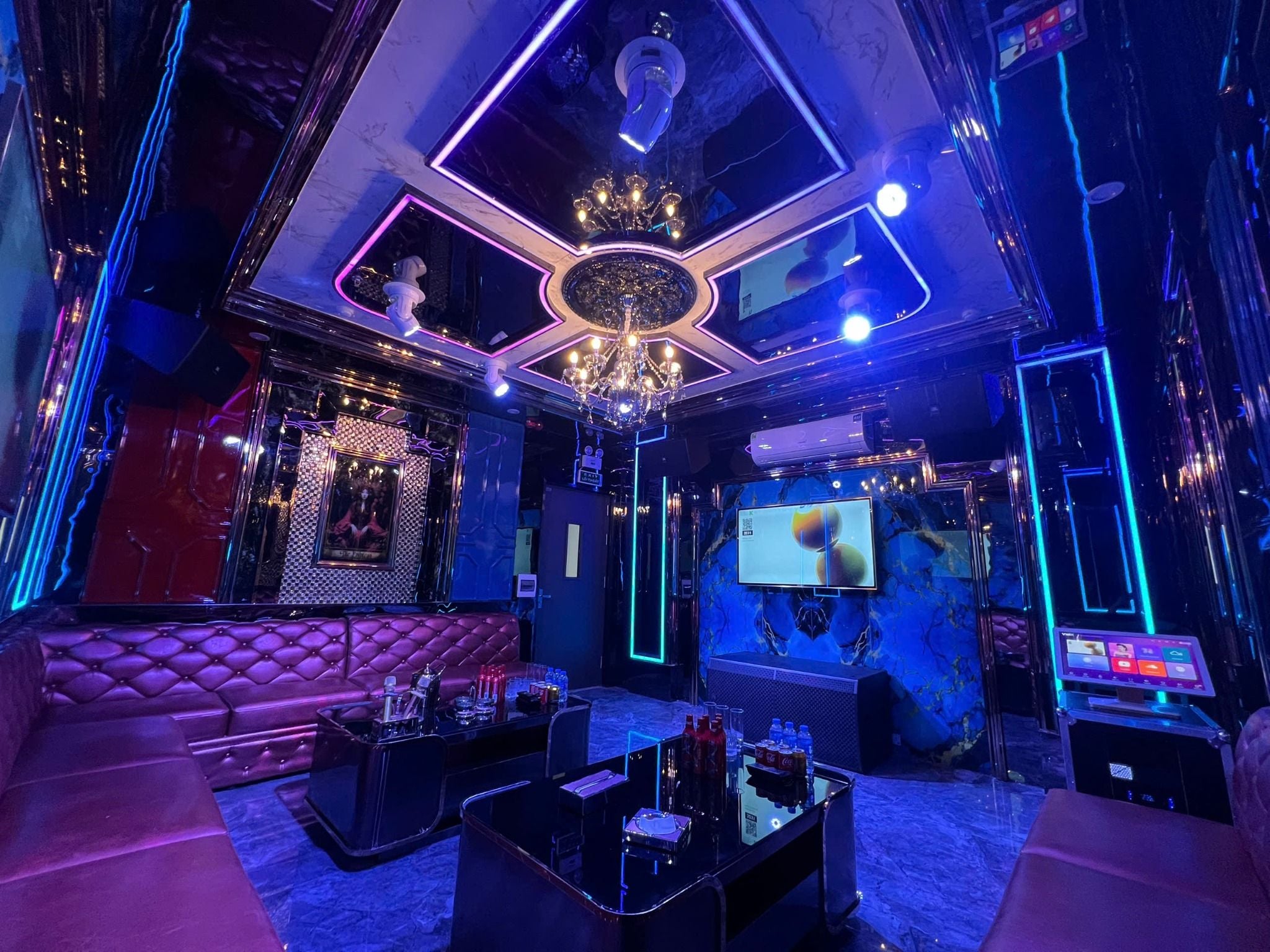 Karaoke Bobo - 2C Nguyễn Khang