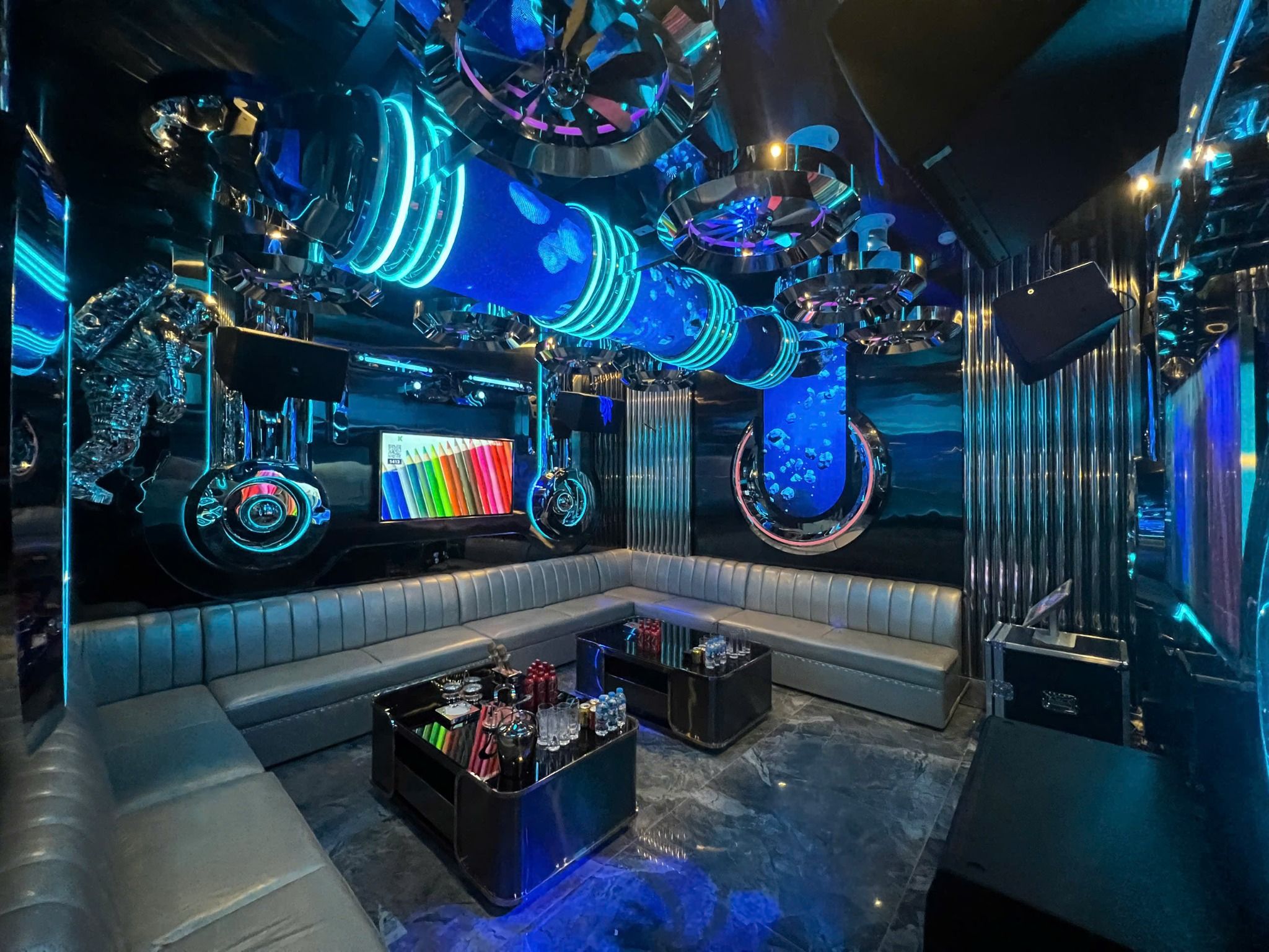 Karaoke Nữ Hoàng 86 - 10 Cái Chiên