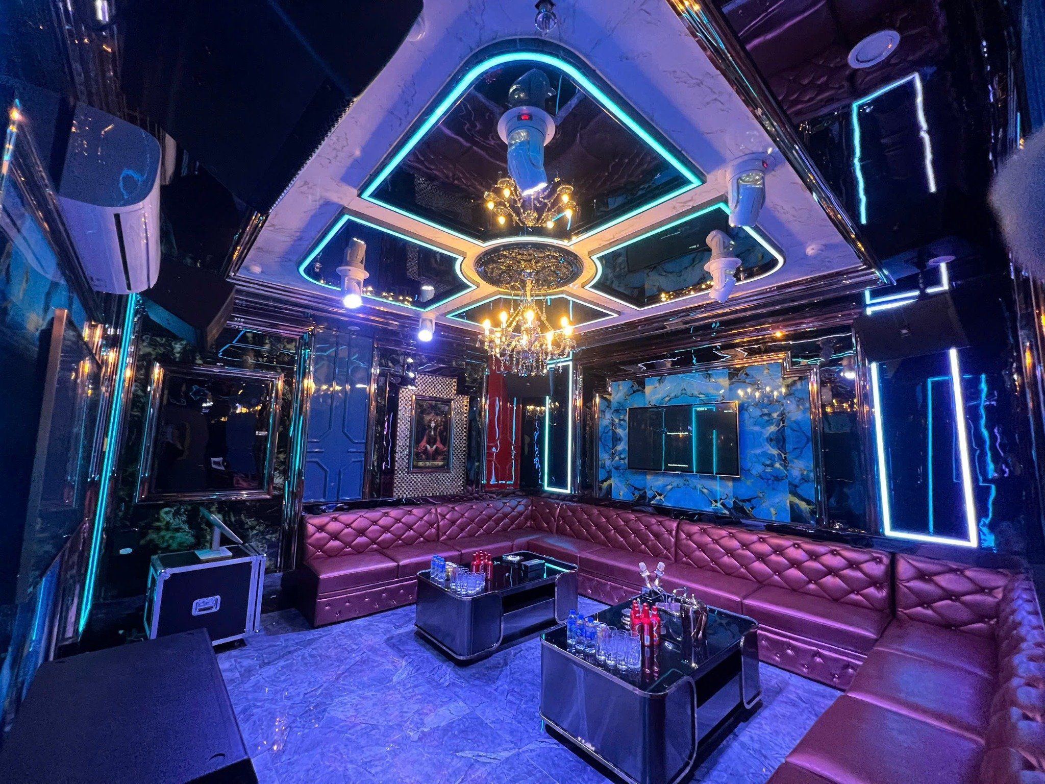 Karaoke Platinum - 31 Ngô Thuyền