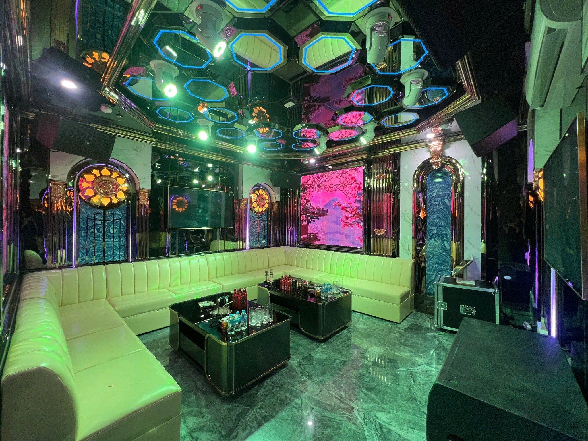 Karaoke Platinum - 31 Ngô Thuyền