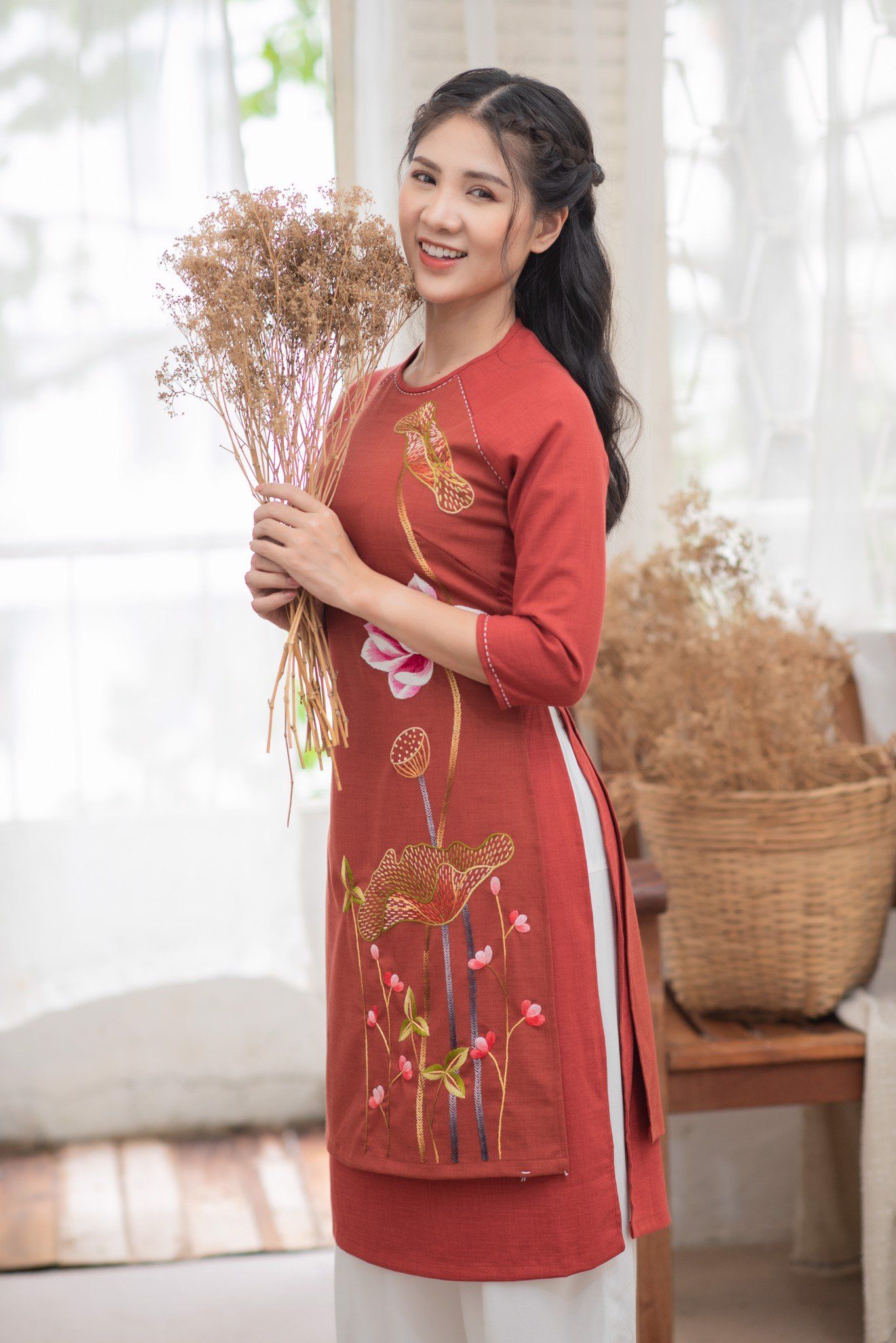 ÁO DÀI LINEN ẤN HAI TÀ THÊU HOA