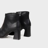 Giày Boots Nữ Mũi Vuông ChristinA-Q BOV013D