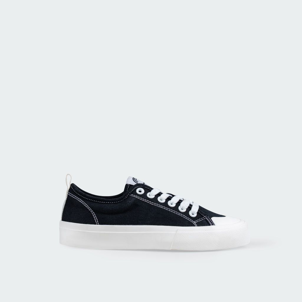 Giày sneaker nữ đế bằng ChristinA-Q TTU125