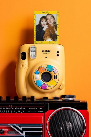  Fujifilm instax CAMERA MINI 11 Butter BTS - tặng kèm 10 film - Chính hãng 