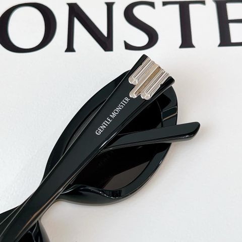  Kính Mát Mắt Mèo Gentle Monster Blanc 