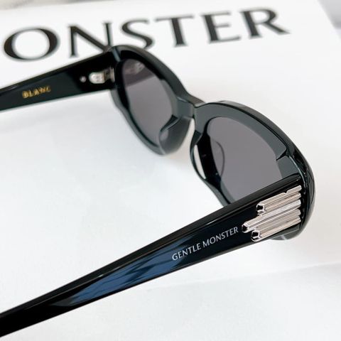  Kính Mát Mắt Mèo Gentle Monster Blanc 
