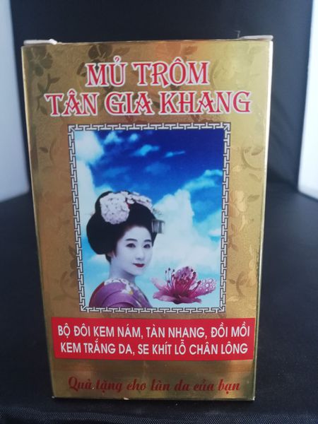 Bộ đôi kem Mũ Trôm Tân Gia Khang - Nám, Tàn nhang, Đồi mồi, Trắng da, Se khít lỗ chân lông 10g x 2 hủ