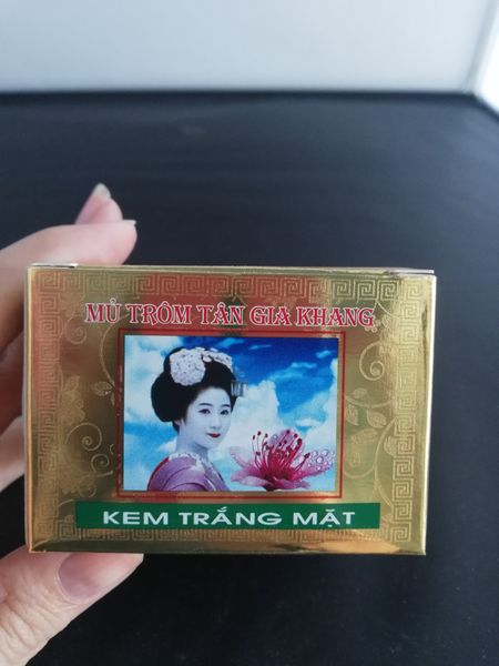 Kem Mủ Trôm Tân Gia Khang - Trắng da mặt 10g