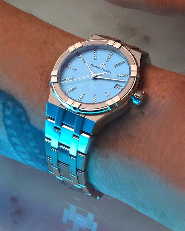 Đồng hồ Maurice Lacroix AI1106-SS002-450-1