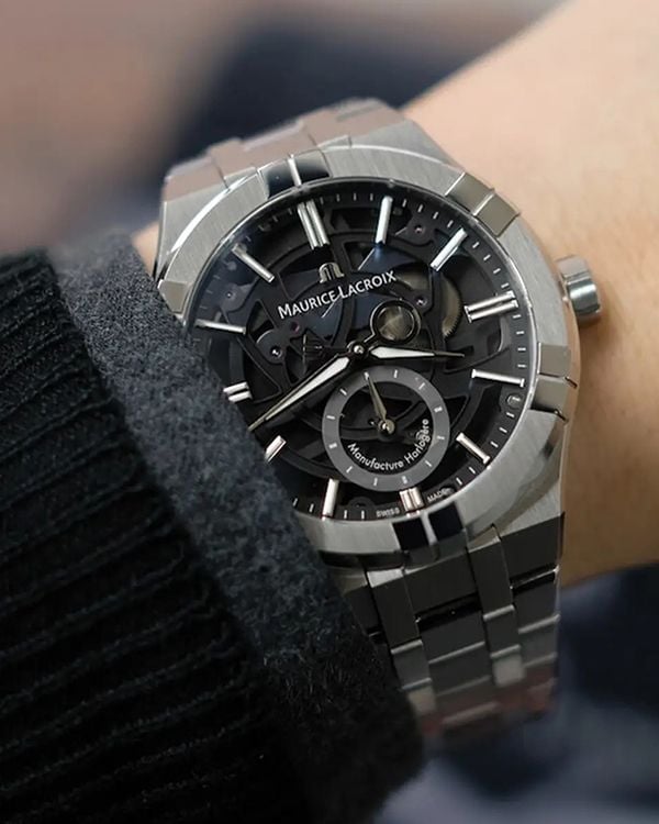 Đồng hồ Maurice Lacroix AI6088-SS002-030-1