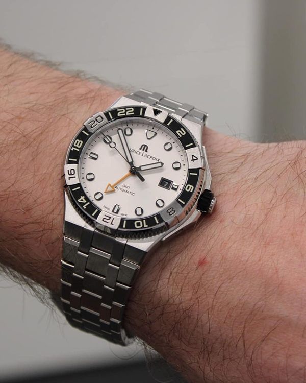 Đồng hồ Maurice Lacroix AI6158-SS002-130-1