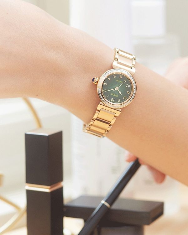 Đồng hồ Citizen EM1123-62X