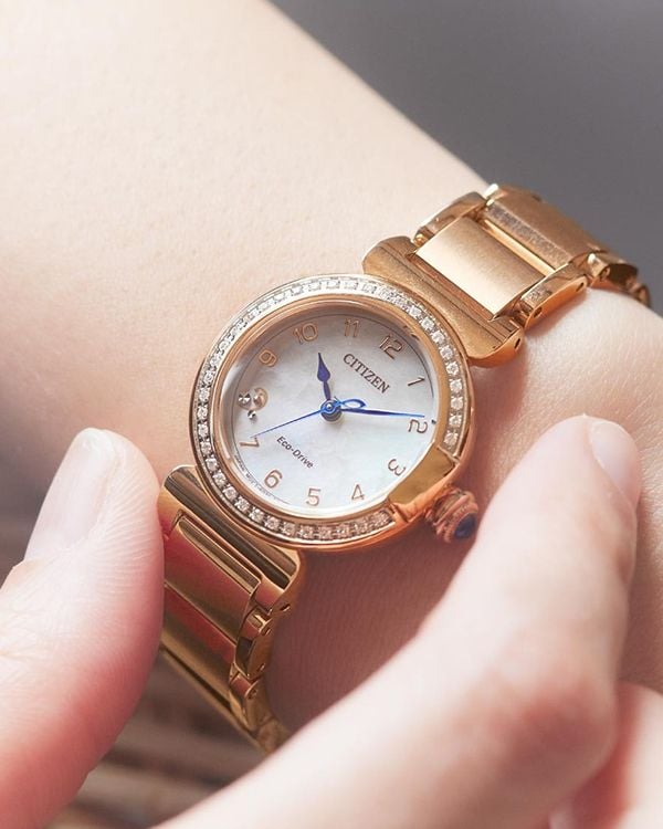 Đồng hồ Citizen EM1123-89D