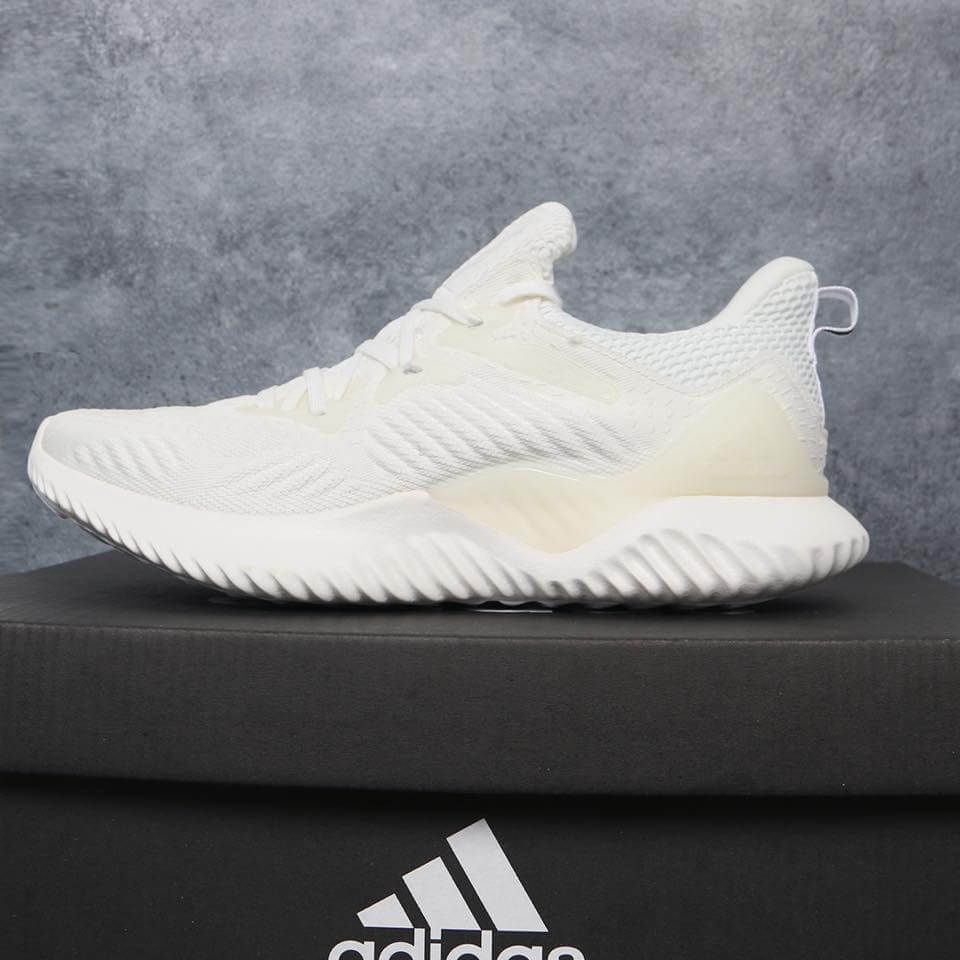  Giày alphabounce trắng 