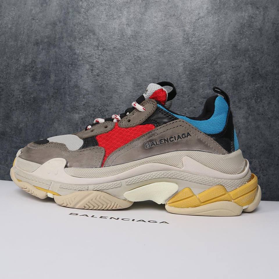 Giày Balenciaga Triple S Đen Phối Sơn Bạc REP 11 Cao Cấp