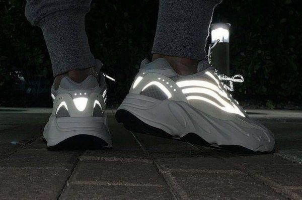  Giày Yeezy 700 STT rep 