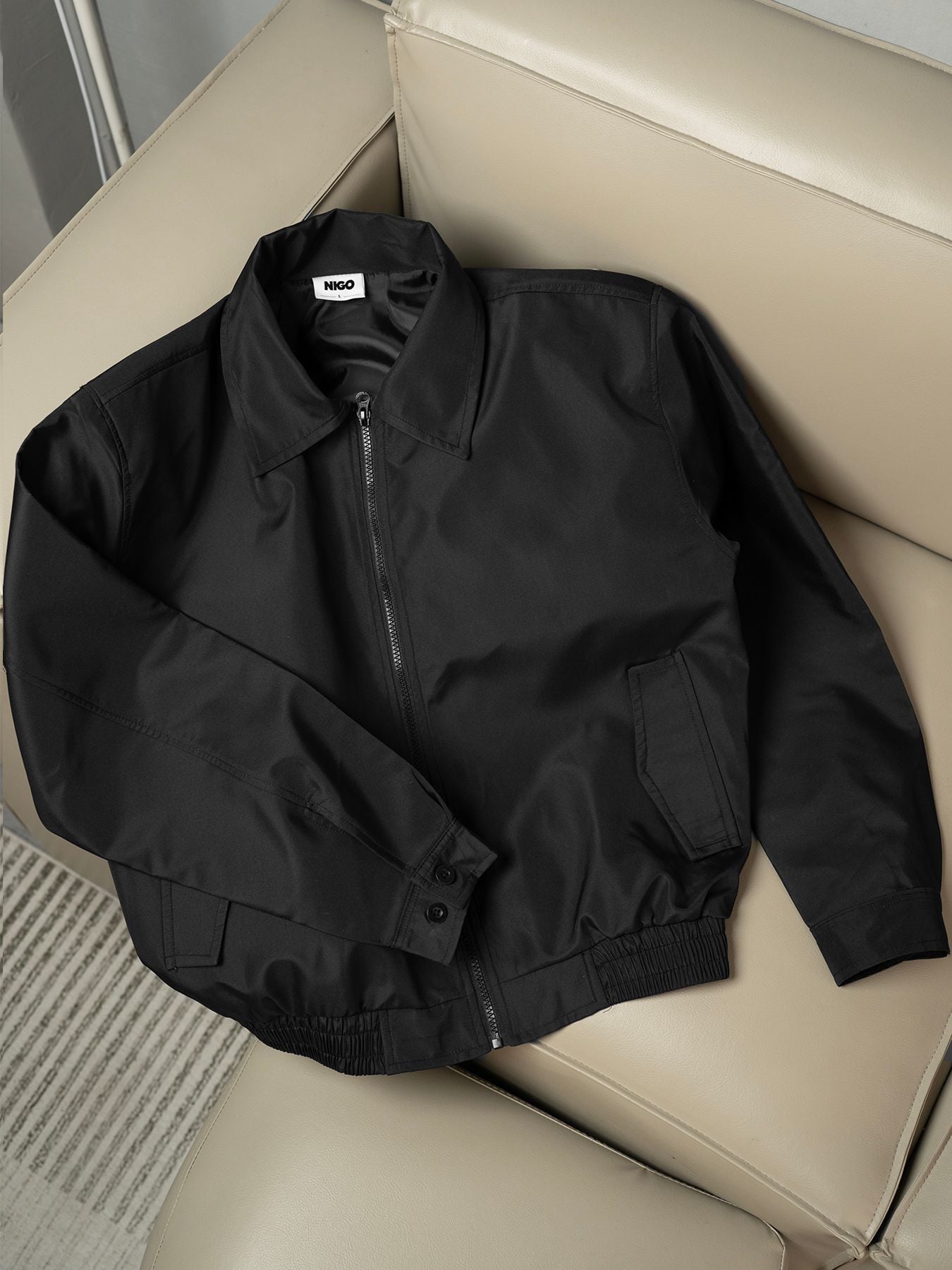  Áo khoác dù boxy đen basic 