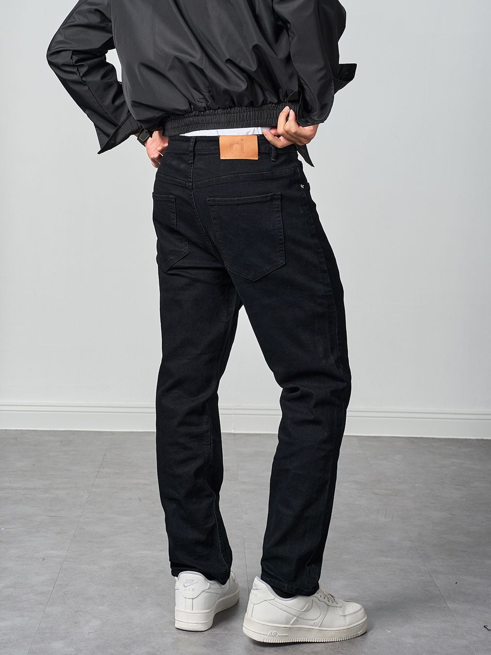  Quần jean regular black 27 