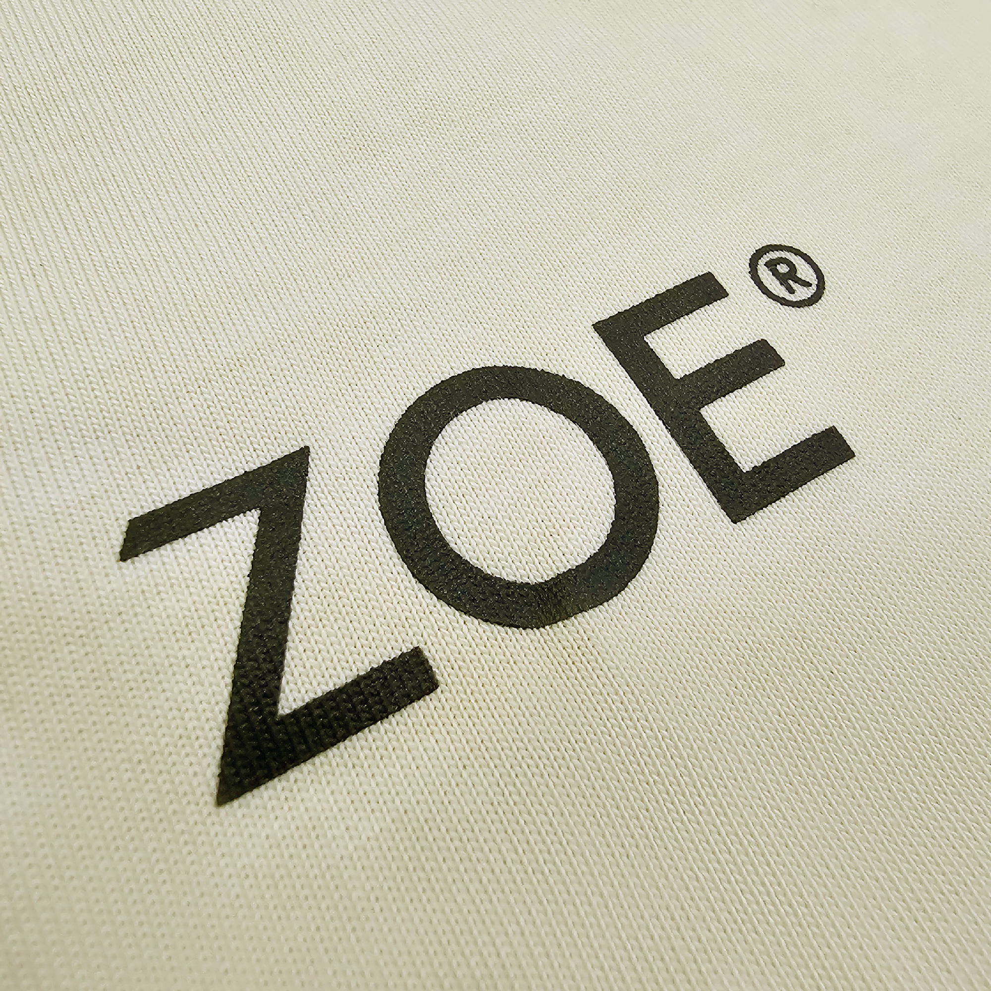 Áo T-Shirts ZOE Logo nhỏ Màu Vàng Kem – ZOE®