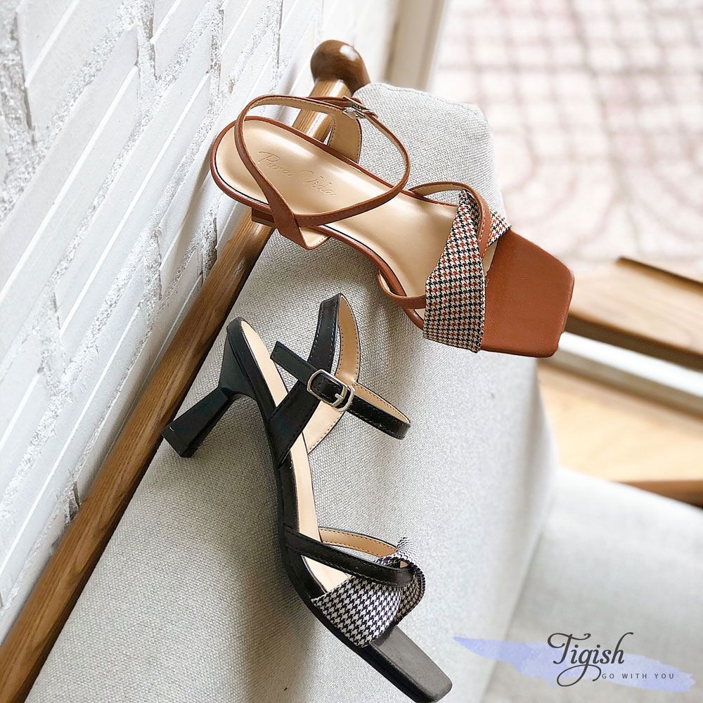 Sandal 7P gót vuông nhỏ mũi vuông 2 quai lớn nhỏ xoắn - MS: S7-26021